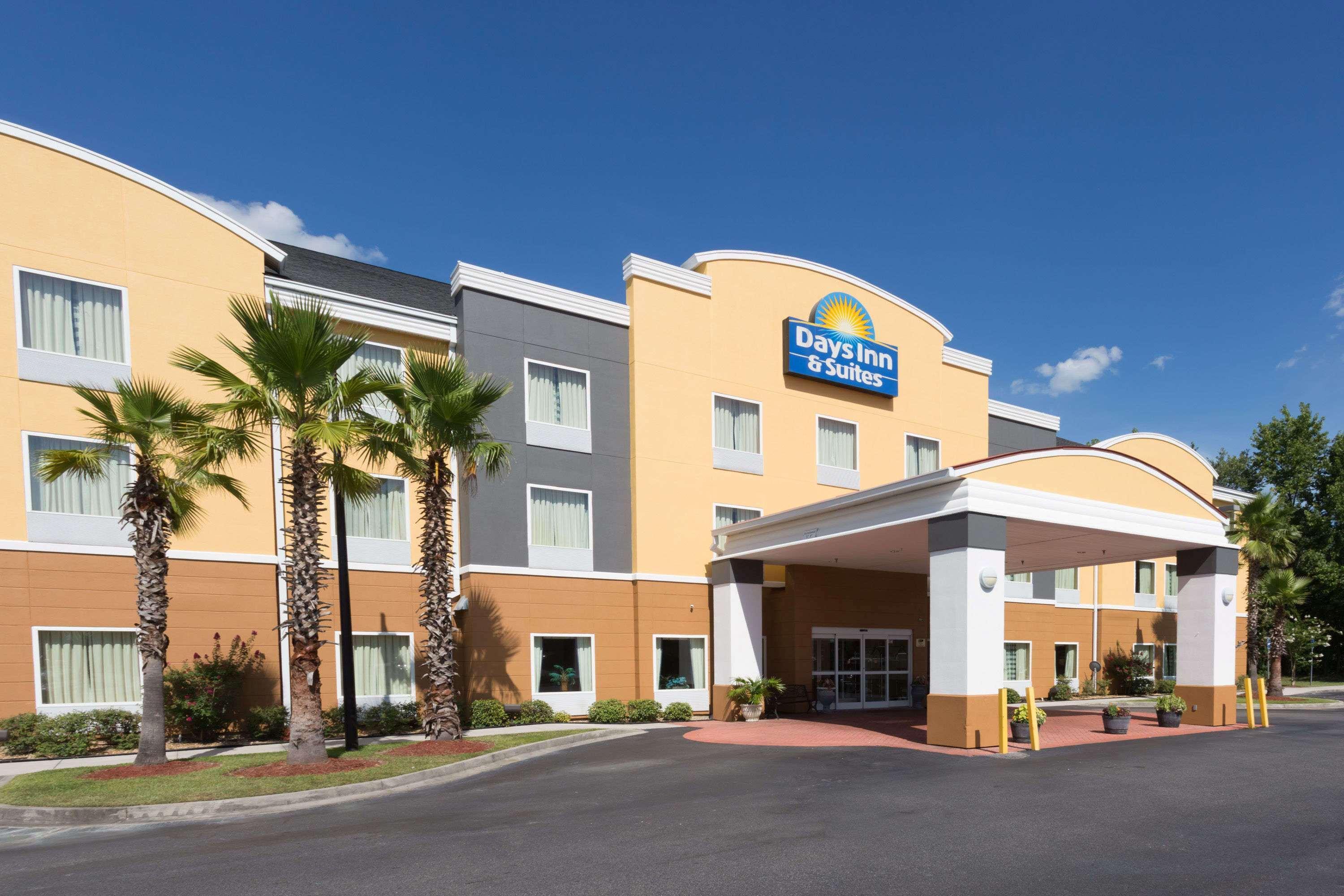 Days Inn & Suites By Wyndham Savannah North I-95 Port Wentworth Exteriör bild