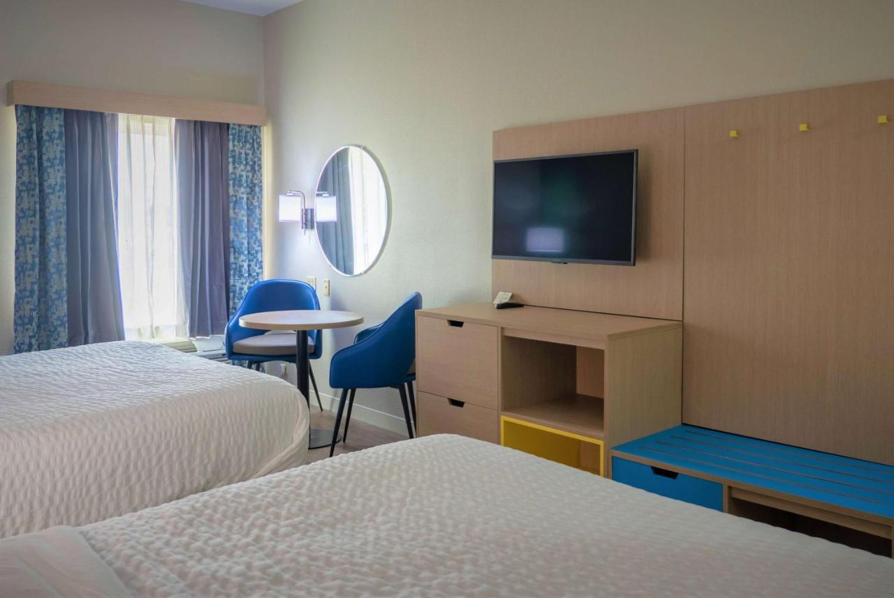 Days Inn & Suites By Wyndham Savannah North I-95 Port Wentworth Exteriör bild