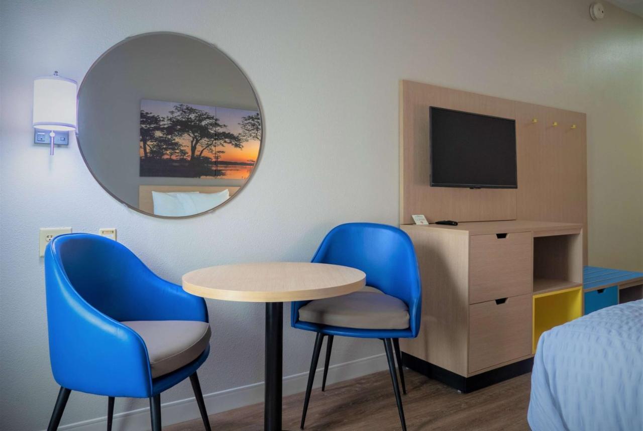 Days Inn & Suites By Wyndham Savannah North I-95 Port Wentworth Exteriör bild