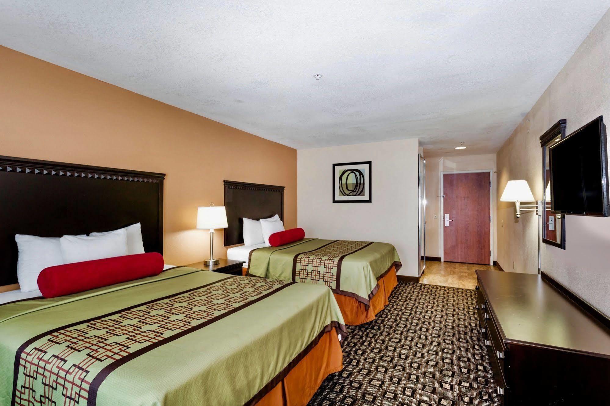 Days Inn & Suites By Wyndham Savannah North I-95 Port Wentworth Exteriör bild